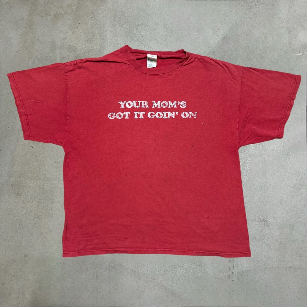 Vintage Y2K T-Shirt Mens XL Red Your Moms Got It Goin On Funny Distressed rare